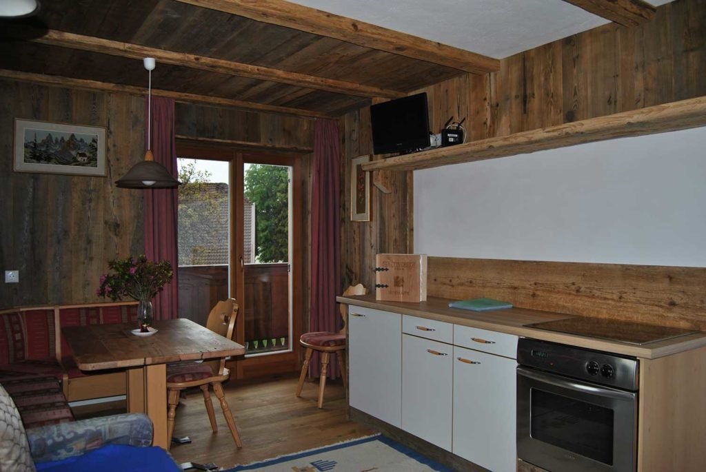 Ferienwohnung-Almstadel-Galtinerhof-Südtirol-Küche-1024x685