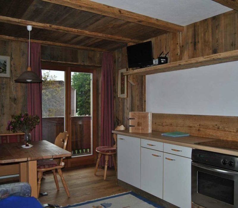 Ferienwohnung-Almstadel-Galtinerhof-Südtirol-Küche-1024x685